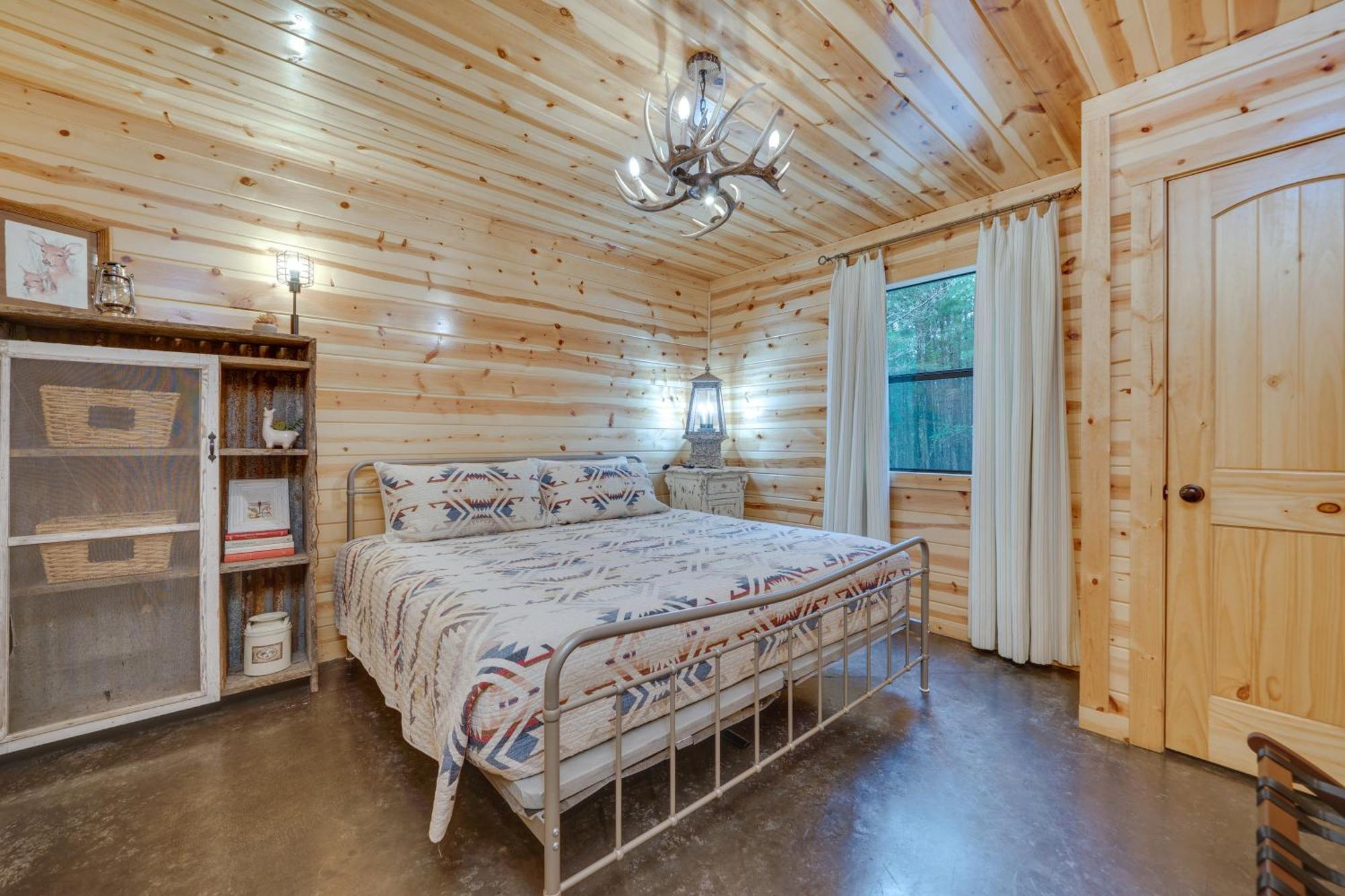 Penny Lane Lodge Broken Bow Cabin Less Than 6 Mi To Lake Exteriör bild