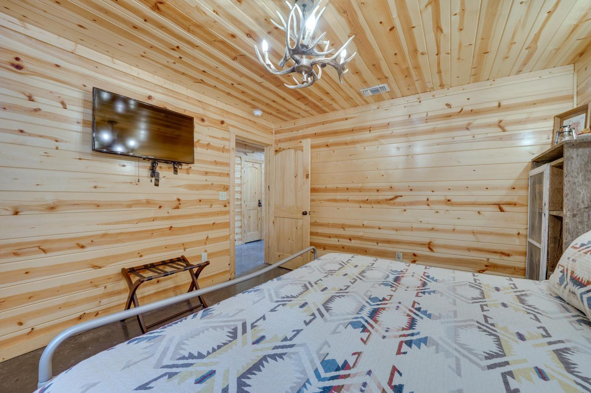 Penny Lane Lodge Broken Bow Cabin Less Than 6 Mi To Lake Exteriör bild