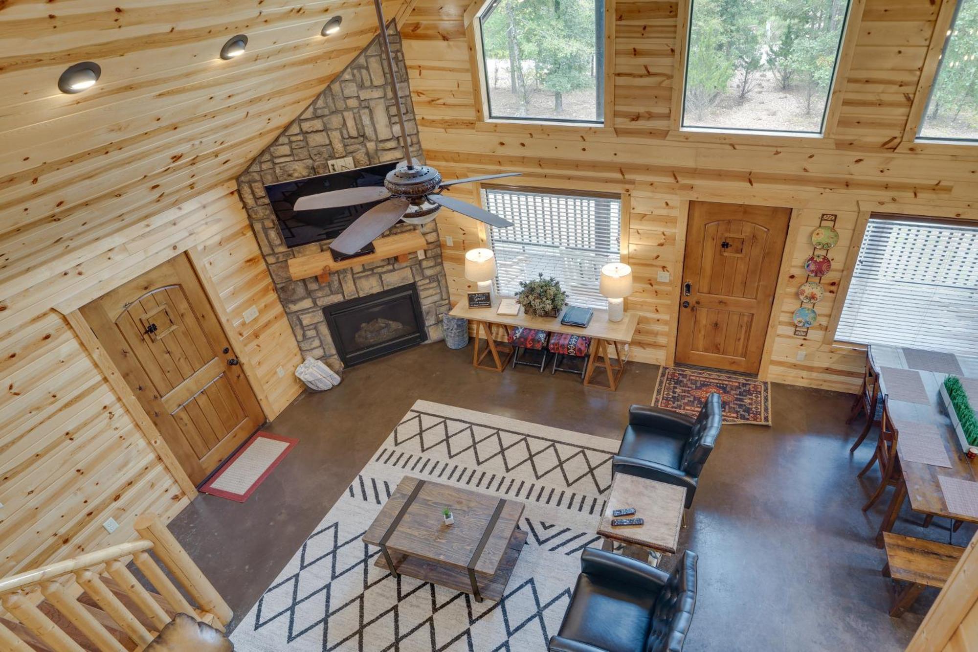 Penny Lane Lodge Broken Bow Cabin Less Than 6 Mi To Lake Exteriör bild