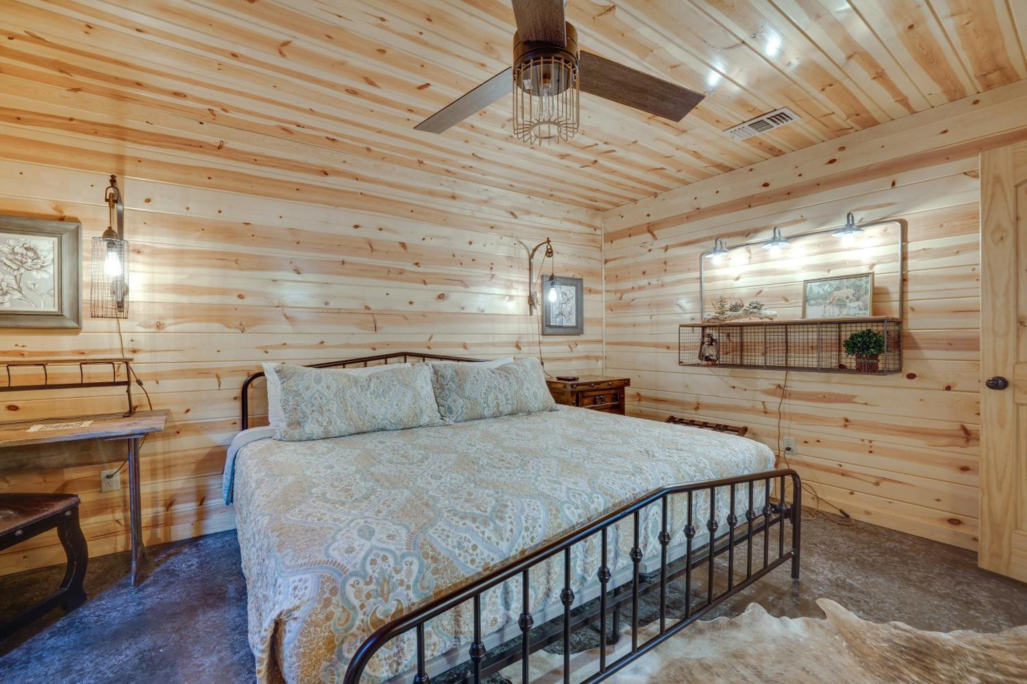 Penny Lane Lodge Broken Bow Cabin Less Than 6 Mi To Lake Exteriör bild