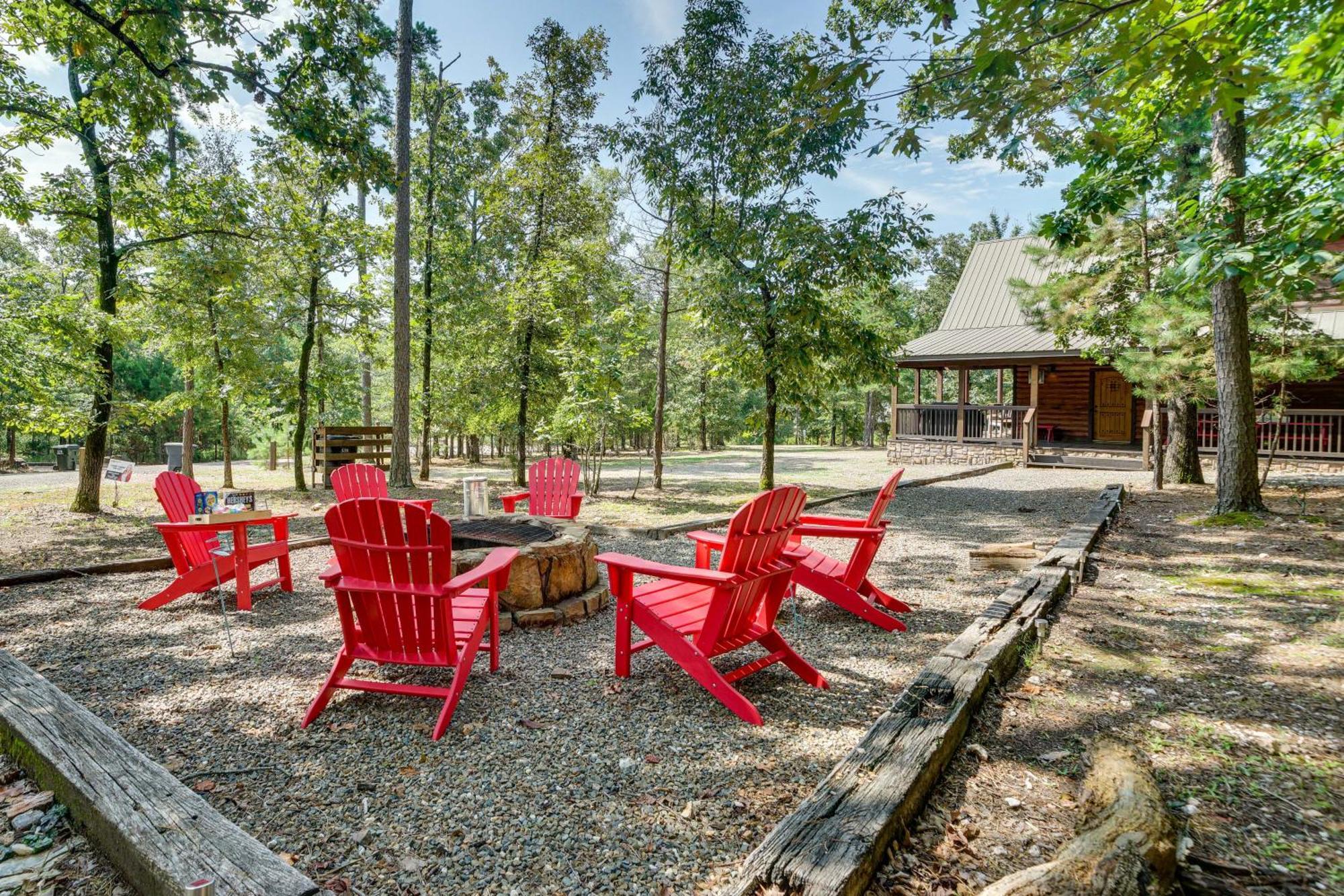 Penny Lane Lodge Broken Bow Cabin Less Than 6 Mi To Lake Exteriör bild